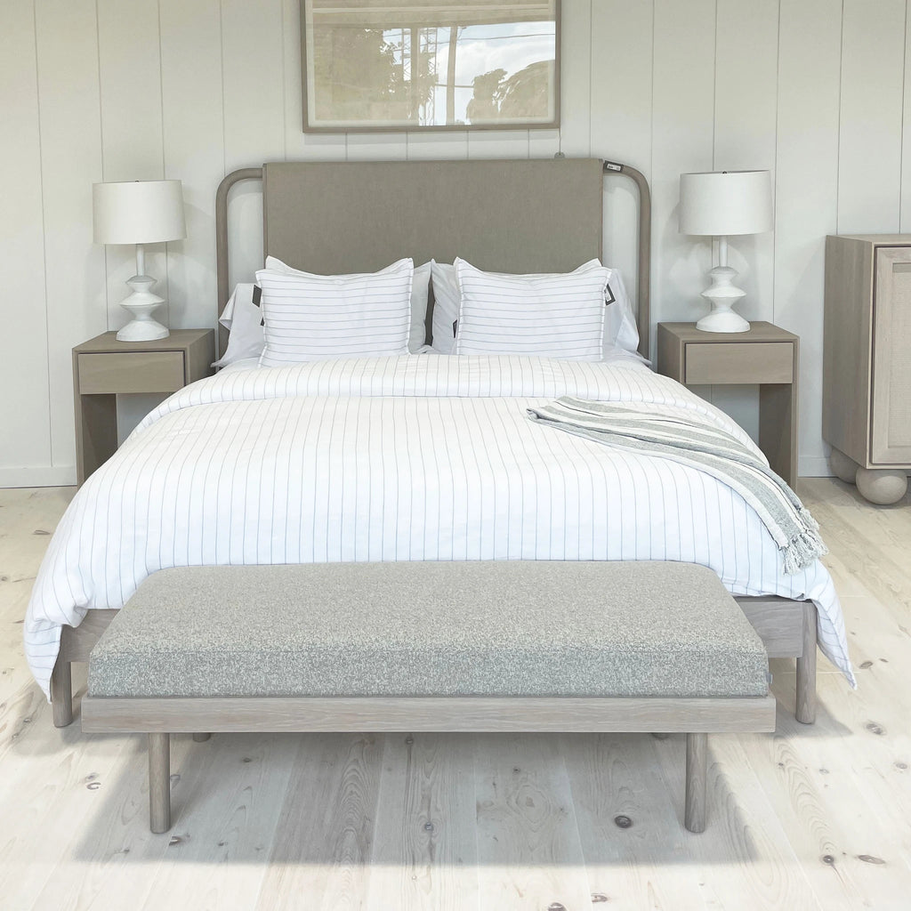 Wilshire bench, Muskoka Living Collection - Shown in Arlo Oatmeal. Oak finished in Alpaca Wilshire / Super White.