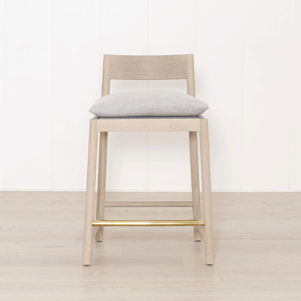 Shown with Retro Light Grey cushion. Oak finished in Mint White / Natural